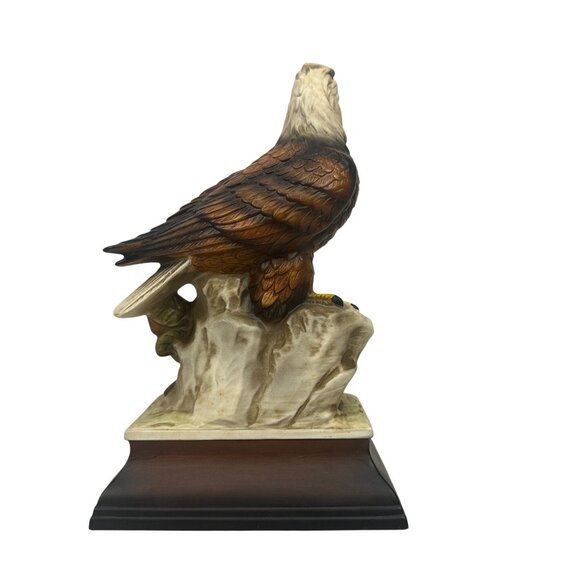 Hand Painted Resin Bald Eagle Figurine On Wood Base Signed Osamu D192R Statue - Picture 3 of 10